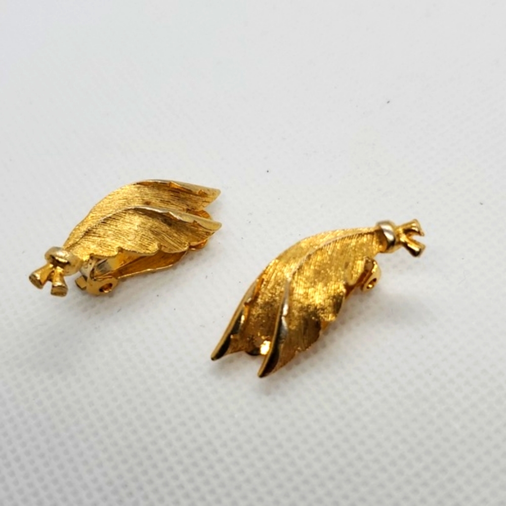 Vintage Gold-tone Clip-on Earrings